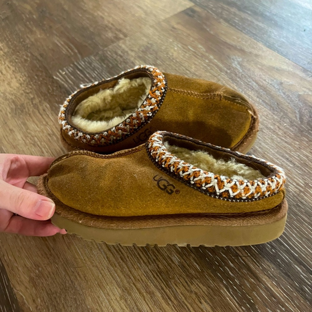 ugg moccasin slippers